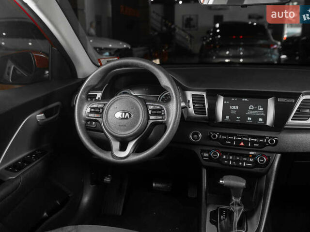 Красный Киа Niro, объемом двигателя 1.58 л и пробегом 163 тыс. км за 14900 $, фото 30 на Automoto.ua
