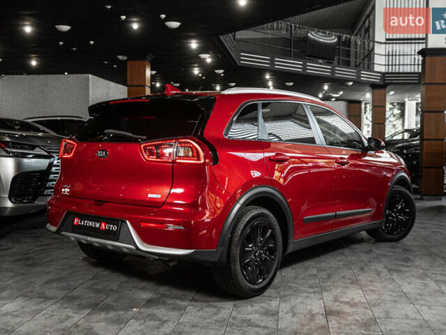 Красный Киа Niro, объемом двигателя 1.58 л и пробегом 163 тыс. км за 14900 $, фото 46 на Automoto.ua