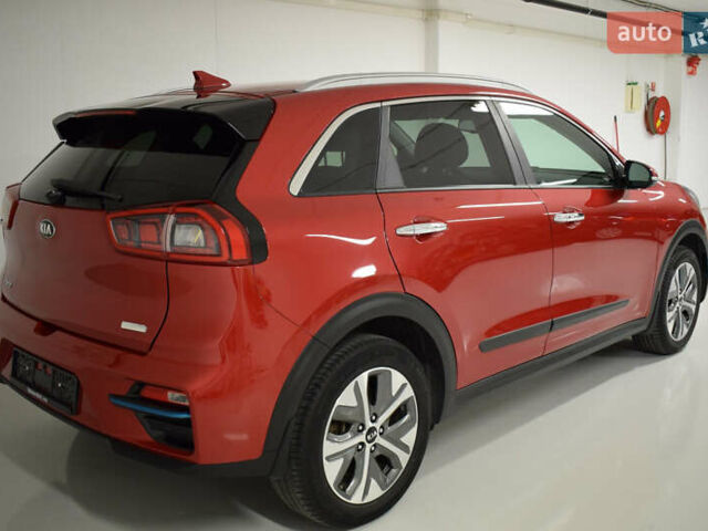 Красный Киа Niro, объемом двигателя 0 л и пробегом 83 тыс. км за 13300 $, фото 3 на Automoto.ua