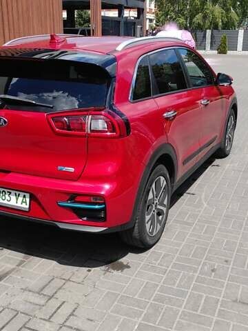 Красный Киа Niro, объемом двигателя 0 л и пробегом 166 тыс. км за 17000 $, фото 7 на Automoto.ua
