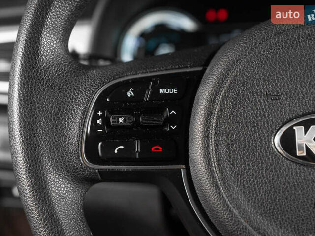 Красный Киа Niro, объемом двигателя 1.58 л и пробегом 163 тыс. км за 14900 $, фото 19 на Automoto.ua