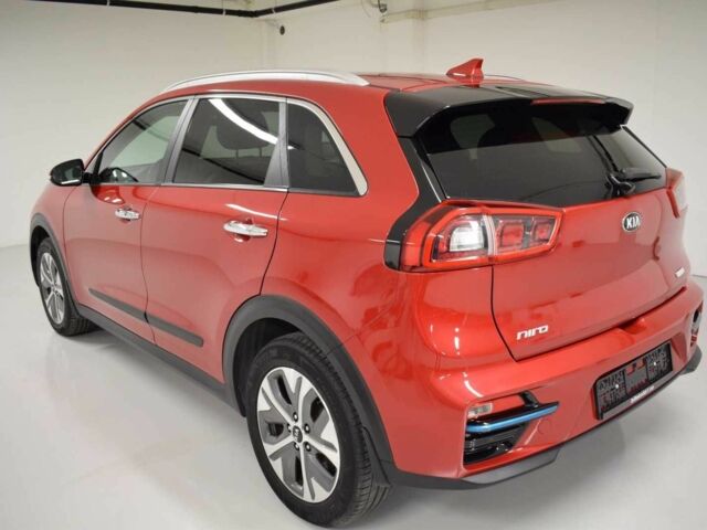 Красный Киа Niro, объемом двигателя 0 л и пробегом 83 тыс. км за 14700 $, фото 5 на Automoto.ua