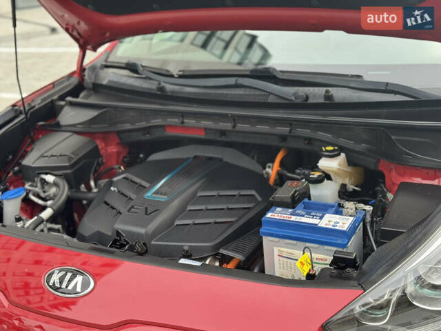 Красный Киа Niro, объемом двигателя 0 л и пробегом 135 тыс. км за 17299 $, фото 67 на Automoto.ua