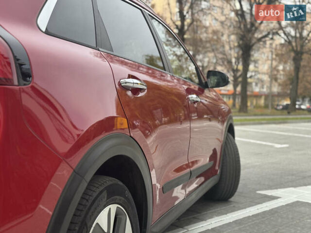 Красный Киа Niro, объемом двигателя 0 л и пробегом 135 тыс. км за 17299 $, фото 24 на Automoto.ua