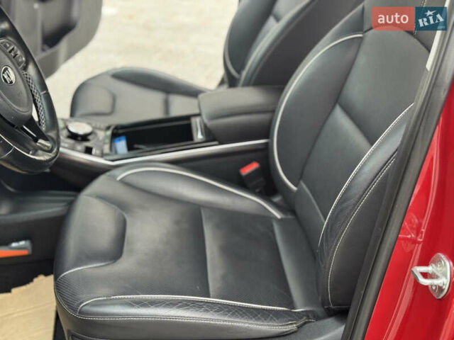 Красный Киа Niro, объемом двигателя 0 л и пробегом 135 тыс. км за 17299 $, фото 32 на Automoto.ua