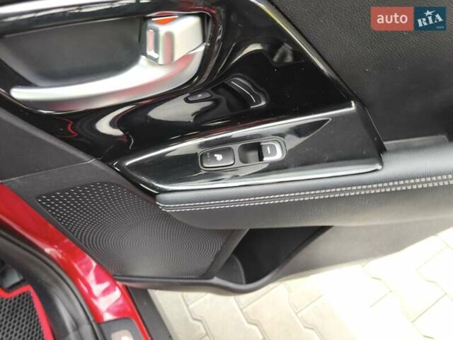 Красный Киа Niro, объемом двигателя 0 л и пробегом 138 тыс. км за 18800 $, фото 7 на Automoto.ua