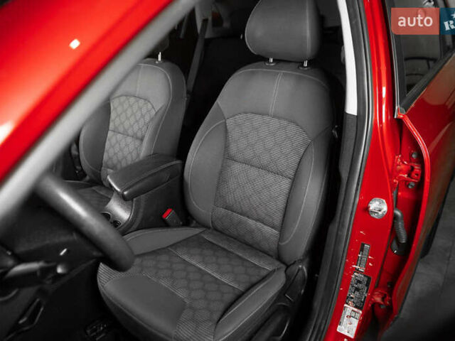 Красный Киа Niro, объемом двигателя 1.58 л и пробегом 163 тыс. км за 14900 $, фото 32 на Automoto.ua