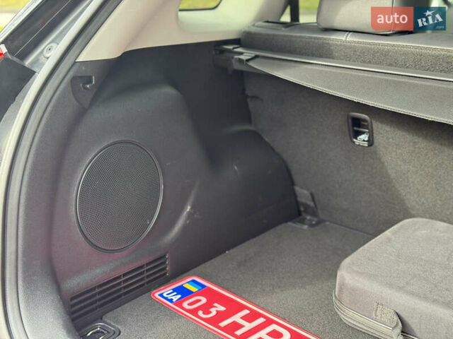 Красный Киа Niro, объемом двигателя 0 л и пробегом 135 тыс. км за 17299 $, фото 48 на Automoto.ua