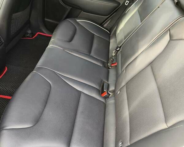 Красный Киа Niro, объемом двигателя 0 л и пробегом 138 тыс. км за 18800 $, фото 9 на Automoto.ua