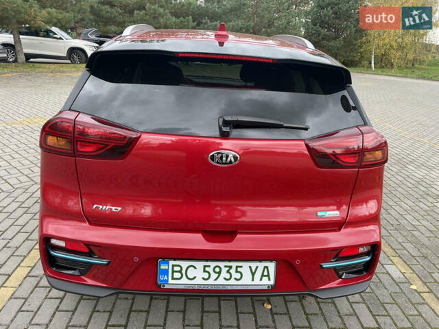 Красный Киа Niro, объемом двигателя 0 л и пробегом 70 тыс. км за 19800 $, фото 4 на Automoto.ua