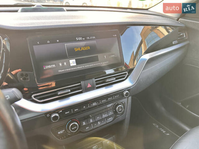 Красный Киа Niro, объемом двигателя 0 л и пробегом 161 тыс. км за 17950 $, фото 72 на Automoto.ua