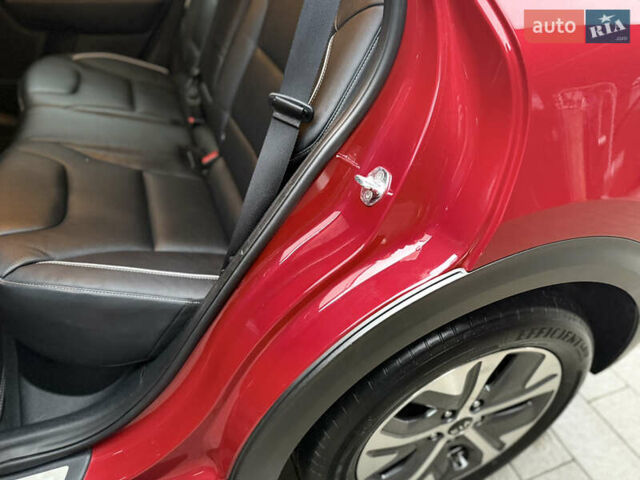 Червоний Кіа Niro, об'ємом двигуна 0 л та пробігом 151 тис. км за 18500 $, фото 58 на Automoto.ua