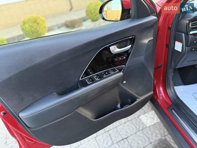 Красный Киа Niro, объемом двигателя 0 л и пробегом 67 тыс. км за 19850 $, фото 70 на Automoto.ua