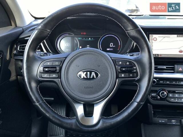 Червоний Кіа Niro, об'ємом двигуна 0 л та пробігом 128 тис. км за 19900 $, фото 26 на Automoto.ua