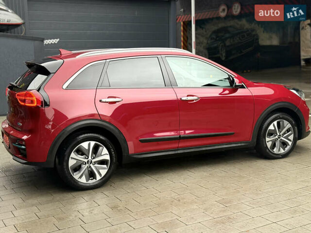 Червоний Кіа Niro, об'ємом двигуна 0 л та пробігом 151 тис. км за 18500 $, фото 12 на Automoto.ua