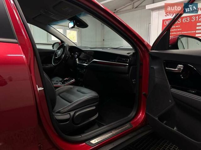 Красный Киа Niro, объемом двигателя 0 л и пробегом 47 тыс. км за 24900 $, фото 95 на Automoto.ua