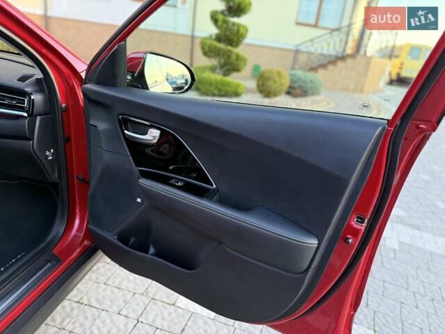 Красный Киа Niro, объемом двигателя 0 л и пробегом 67 тыс. км за 19850 $, фото 90 на Automoto.ua