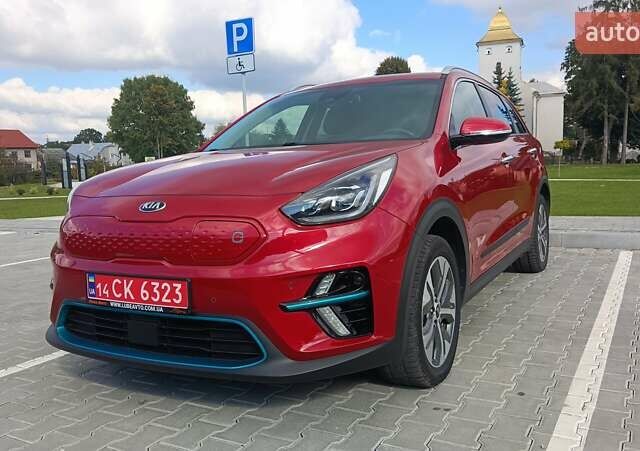 Красный Киа Niro, объемом двигателя 0 л и пробегом 105 тыс. км за 19999 $, фото 8 на Automoto.ua