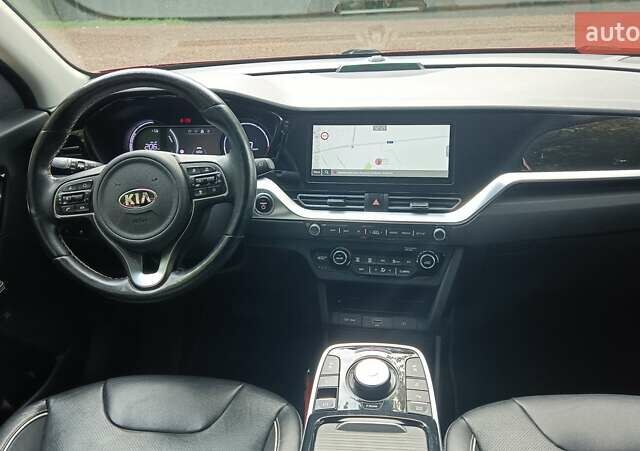 Киа Niro 2020 в Львове на Automoto.ua Красный Киа Niro, объемом двигателя 0 л и пробегом 105 тыс. км за 19999 $, фото 28 на Automoto.ua
