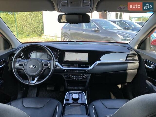 Червоний Кіа Niro, об'ємом двигуна 0 л та пробігом 128 тис. км за 19900 $, фото 25 на Automoto.ua