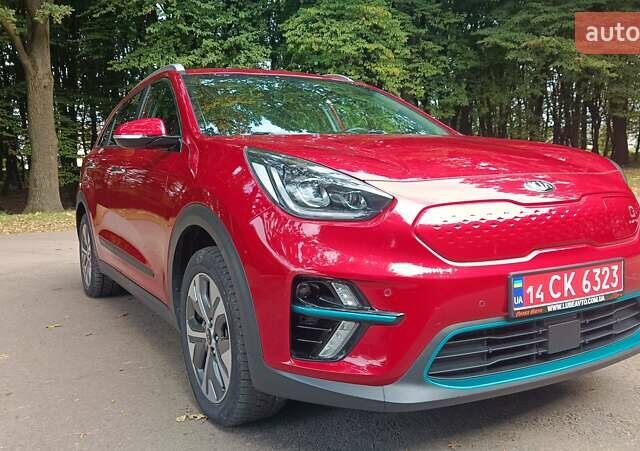 Киа Niro 2020 в Львове на Automoto.ua Красный Киа Niro, объемом двигателя 0 л и пробегом 105 тыс. км за 19999 $, фото 4 на Automoto.ua