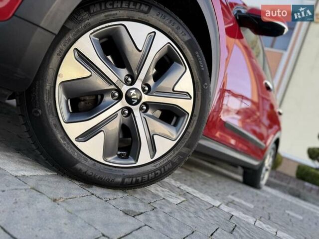 Красный Киа Niro, объемом двигателя 0 л и пробегом 67 тыс. км за 19850 $, фото 26 на Automoto.ua