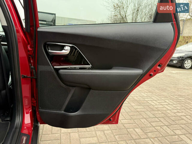 Червоний Кіа Niro, об'ємом двигуна 0 л та пробігом 128 тис. км за 19900 $, фото 53 на Automoto.ua