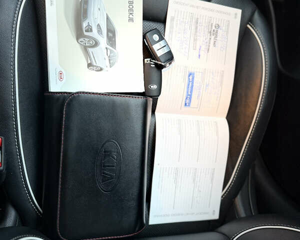 Червоний Кіа Niro, об'ємом двигуна 0 л та пробігом 151 тис. км за 18500 $, фото 77 на Automoto.ua