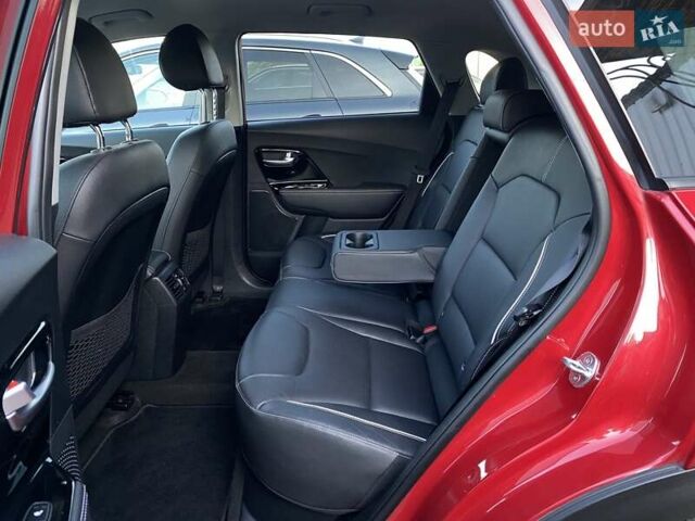 Червоний Кіа Niro, об'ємом двигуна 0 л та пробігом 128 тис. км за 19900 $, фото 46 на Automoto.ua