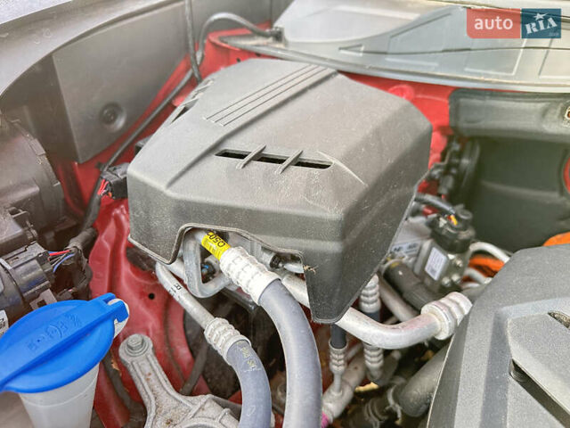 Червоний Кіа Niro, об'ємом двигуна 0 л та пробігом 163 тис. км за 17900 $, фото 35 на Automoto.ua