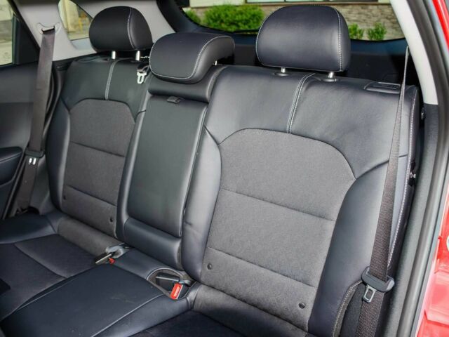 Красный Киа Niro, объемом двигателя 1.6 л и пробегом 38 тыс. км за 13500 $, фото 13 на Automoto.ua