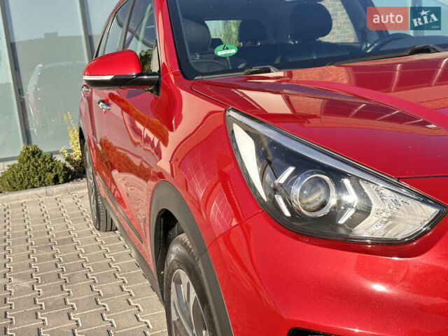 Красный Киа Niro, объемом двигателя 0 л и пробегом 163 тыс. км за 17850 $, фото 7 на Automoto.ua