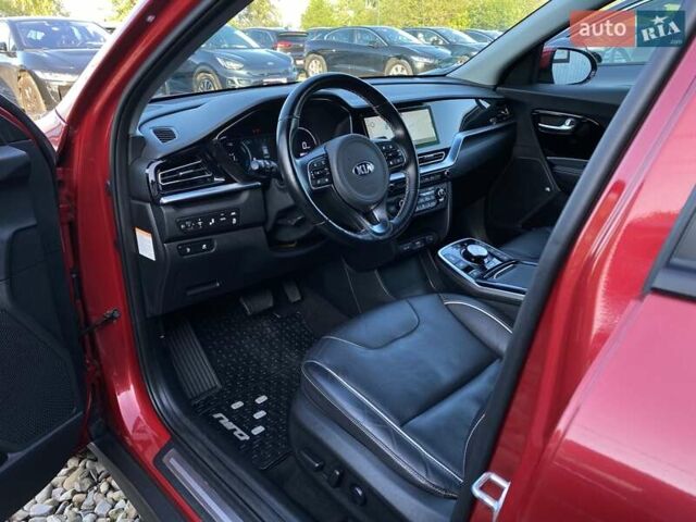 Червоний Кіа Niro, об'ємом двигуна 0 л та пробігом 128 тис. км за 19900 $, фото 20 на Automoto.ua
