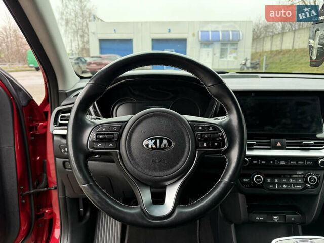 Червоний Кіа Niro, об'ємом двигуна 0 л та пробігом 128 тис. км за 19900 $, фото 25 на Automoto.ua