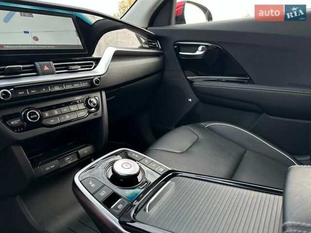Червоний Кіа Niro, об'ємом двигуна 0 л та пробігом 61 тис. км за 23500 $, фото 70 на Automoto.ua