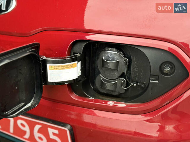 Червоний Кіа Niro, об'ємом двигуна 0 л та пробігом 151 тис. км за 18500 $, фото 70 на Automoto.ua