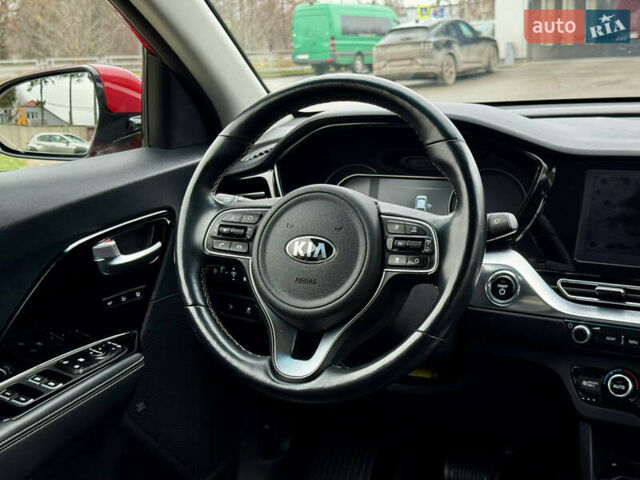 Червоний Кіа Niro, об'ємом двигуна 0 л та пробігом 128 тис. км за 19900 $, фото 56 на Automoto.ua