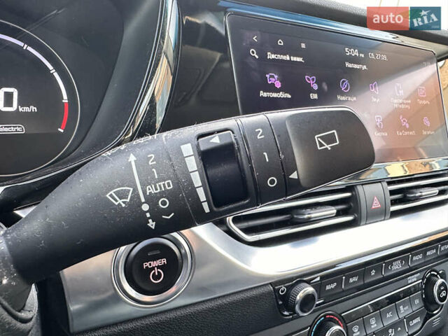 Красный Киа Niro, объемом двигателя 0 л и пробегом 163 тыс. км за 17850 $, фото 76 на Automoto.ua