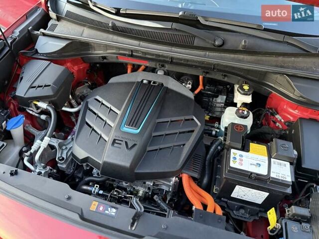 Красный Киа Niro, объемом двигателя 0 л и пробегом 67 тыс. км за 19850 $, фото 102 на Automoto.ua