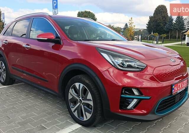 Красный Киа Niro, объемом двигателя 0 л и пробегом 105 тыс. км за 19999 $, фото 13 на Automoto.ua