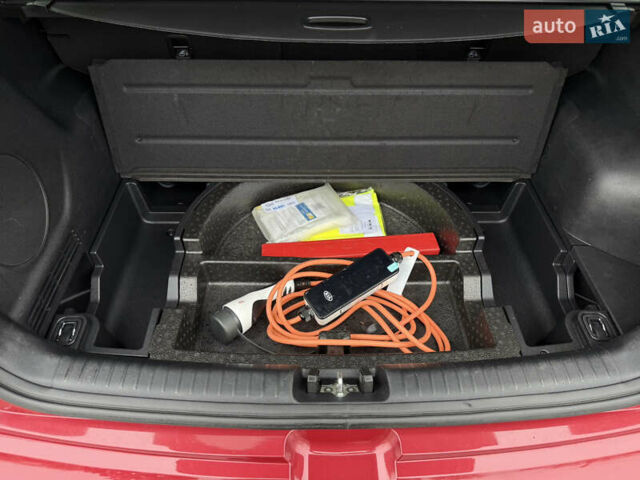Червоний Кіа Niro, об'ємом двигуна 0 л та пробігом 128 тис. км за 19900 $, фото 51 на Automoto.ua