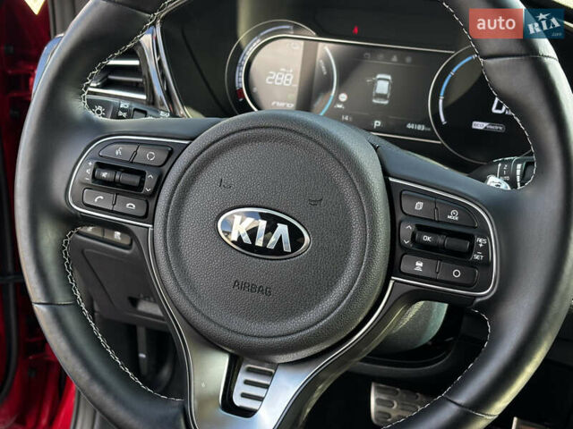 Красный Киа Niro, объемом двигателя 0 л и пробегом 44 тыс. км за 22600 $, фото 22 на Automoto.ua