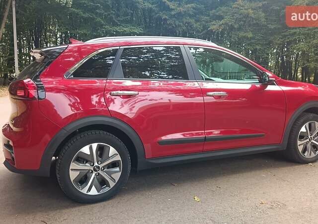 Киа Niro 2020 в Львове на Automoto.ua Красный Киа Niro, объемом двигателя 0 л и пробегом 105 тыс. км за 19999 $, фото 14 на Automoto.ua