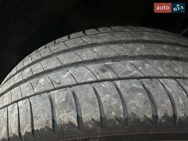 Червоний Кіа Niro, об'ємом двигуна 0 л та пробігом 61 тис. км за 23500 $, фото 33 на Automoto.ua