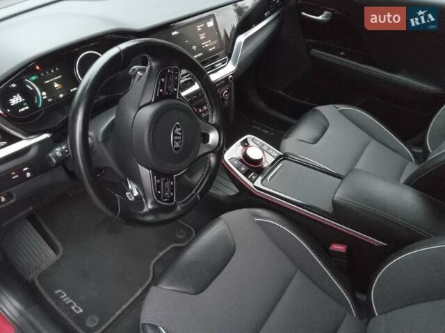 Красный Киа Niro, объемом двигателя 0 л и пробегом 87 тыс. км за 20492 $, фото 38 на Automoto.ua