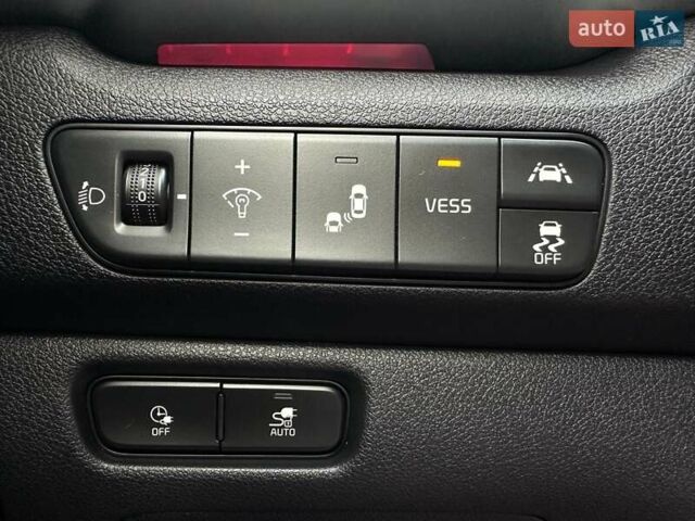 Червоний Кіа Niro, об'ємом двигуна 0 л та пробігом 61 тис. км за 23500 $, фото 43 на Automoto.ua