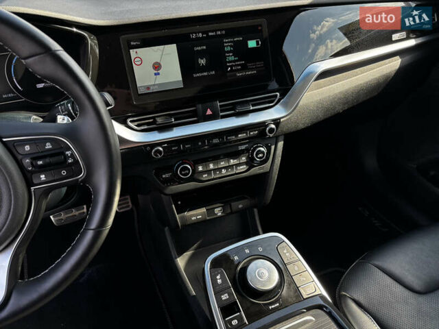Красный Киа Niro, объемом двигателя 0 л и пробегом 44 тыс. км за 22600 $, фото 24 на Automoto.ua