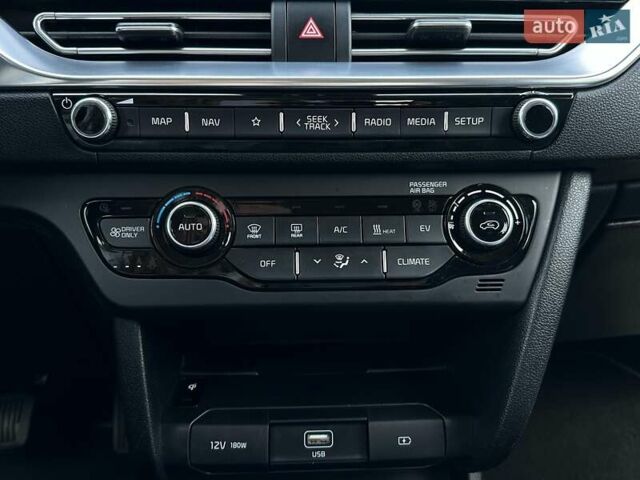 Червоний Кіа Niro, об'ємом двигуна 0 л та пробігом 48 тис. км за 23700 $, фото 58 на Automoto.ua