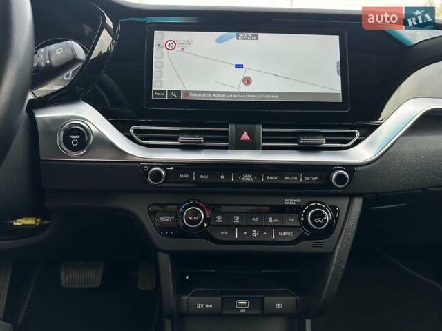 Червоний Кіа Niro, об'ємом двигуна 0 л та пробігом 61 тис. км за 23500 $, фото 59 на Automoto.ua