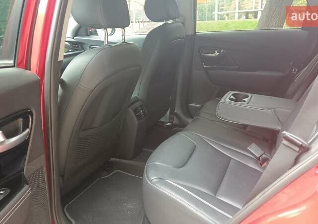 Киа Niro 2020 в Львове на Automoto.ua Красный Киа Niro, объемом двигателя 0 л и пробегом 105 тыс. км за 19999 $, фото 20 на Automoto.ua